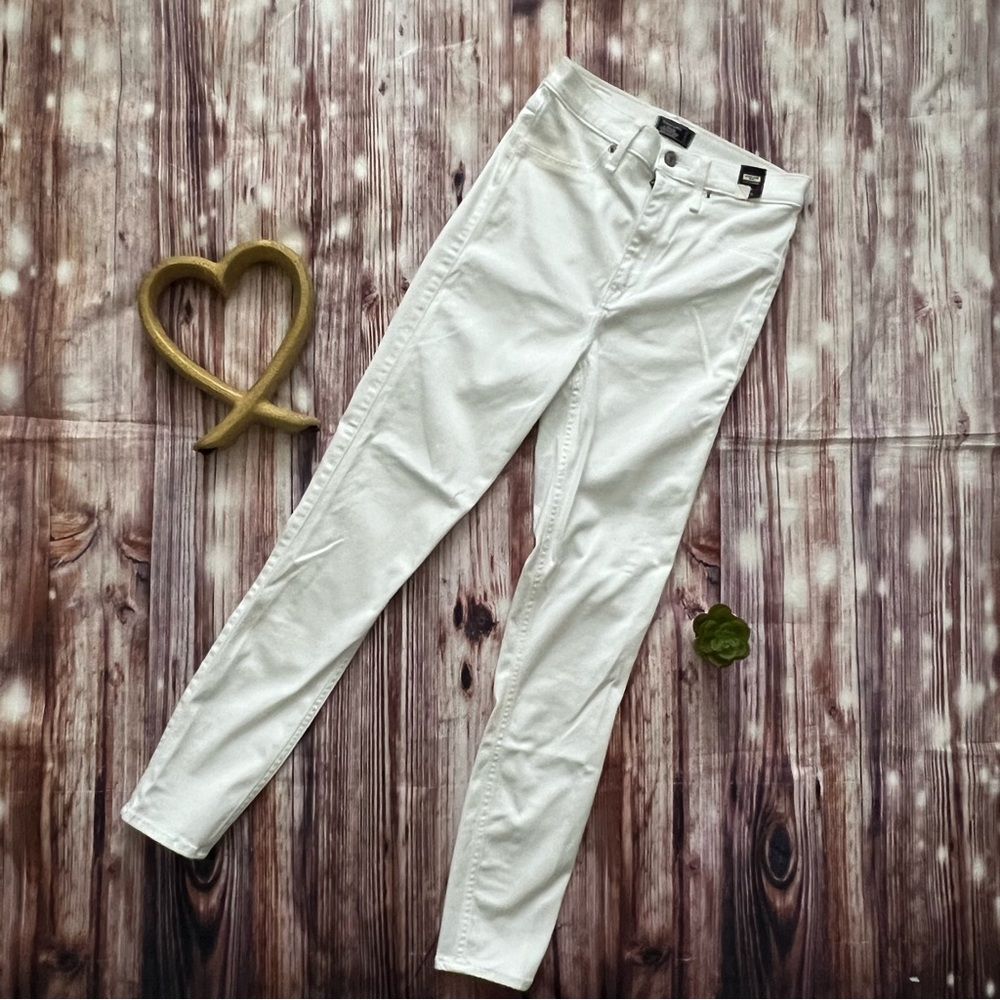 Abercrombie & Fitch Women's High Rise Jeans - White